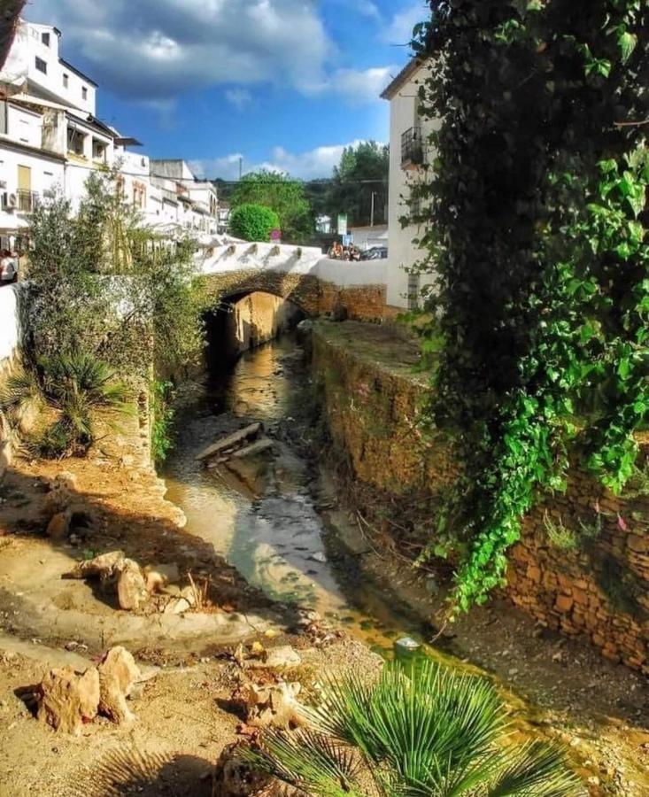 הוילה Setenil De Las Bodegas Casa Enrocada מראה חיצוני תמונה