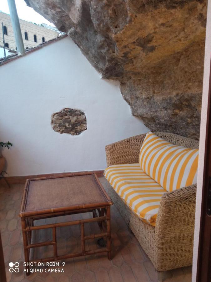 הוילה Setenil De Las Bodegas Casa Enrocada מראה חיצוני תמונה